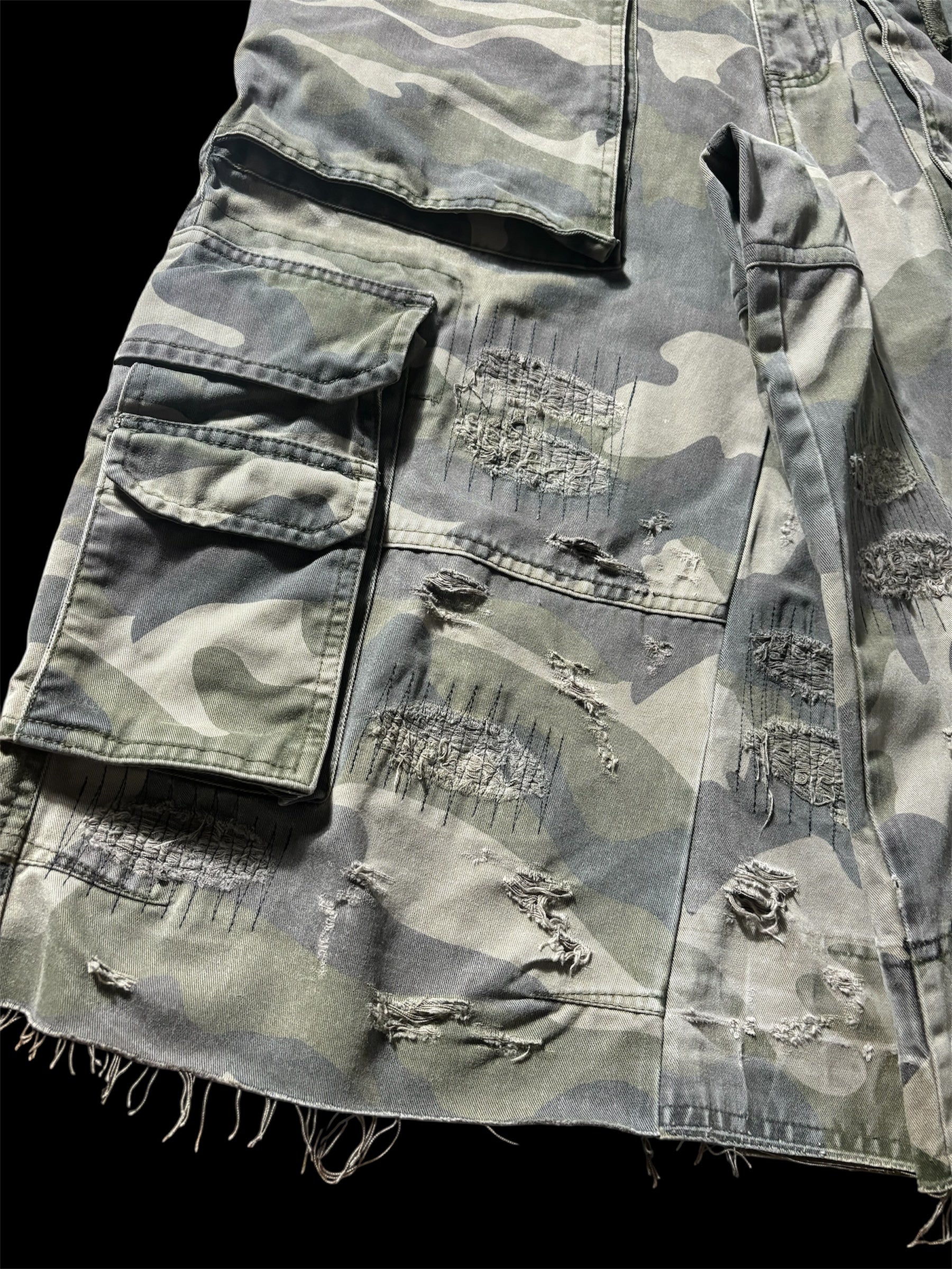Big Baggy Distressed Repair Camo Short