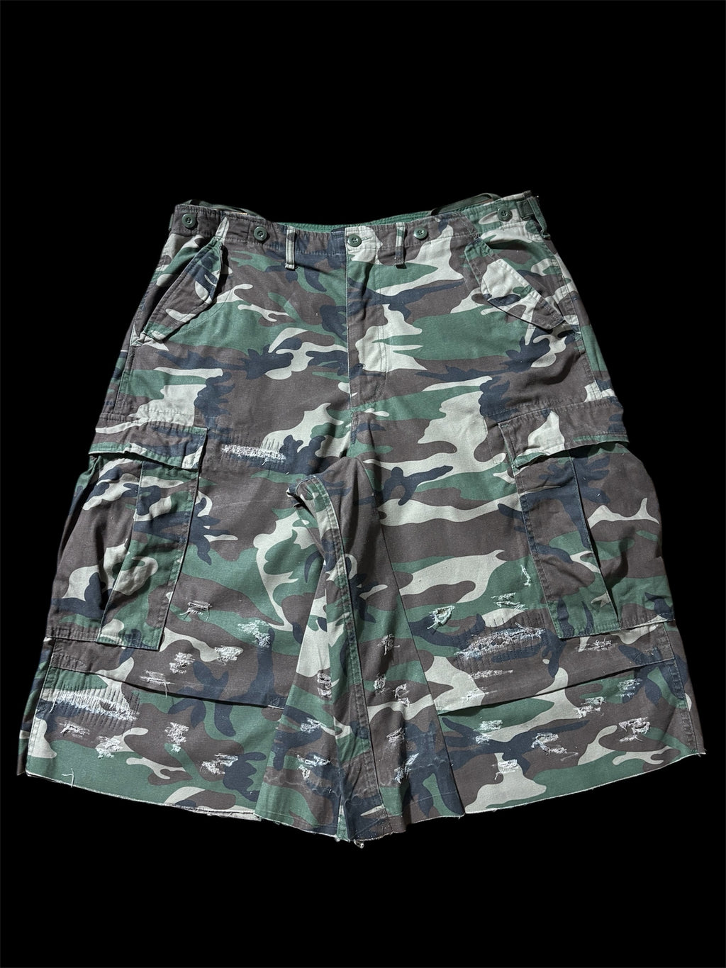 Big Baggy Distressed Repair Camo Short