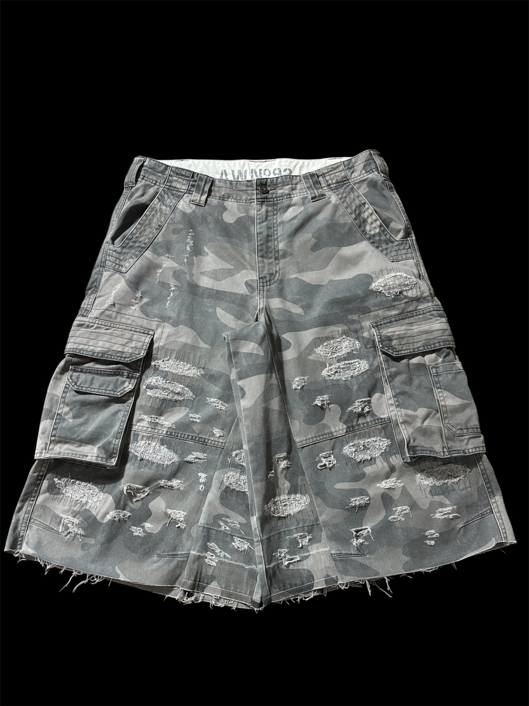 Big Baggy Distressed Repair Camo Short