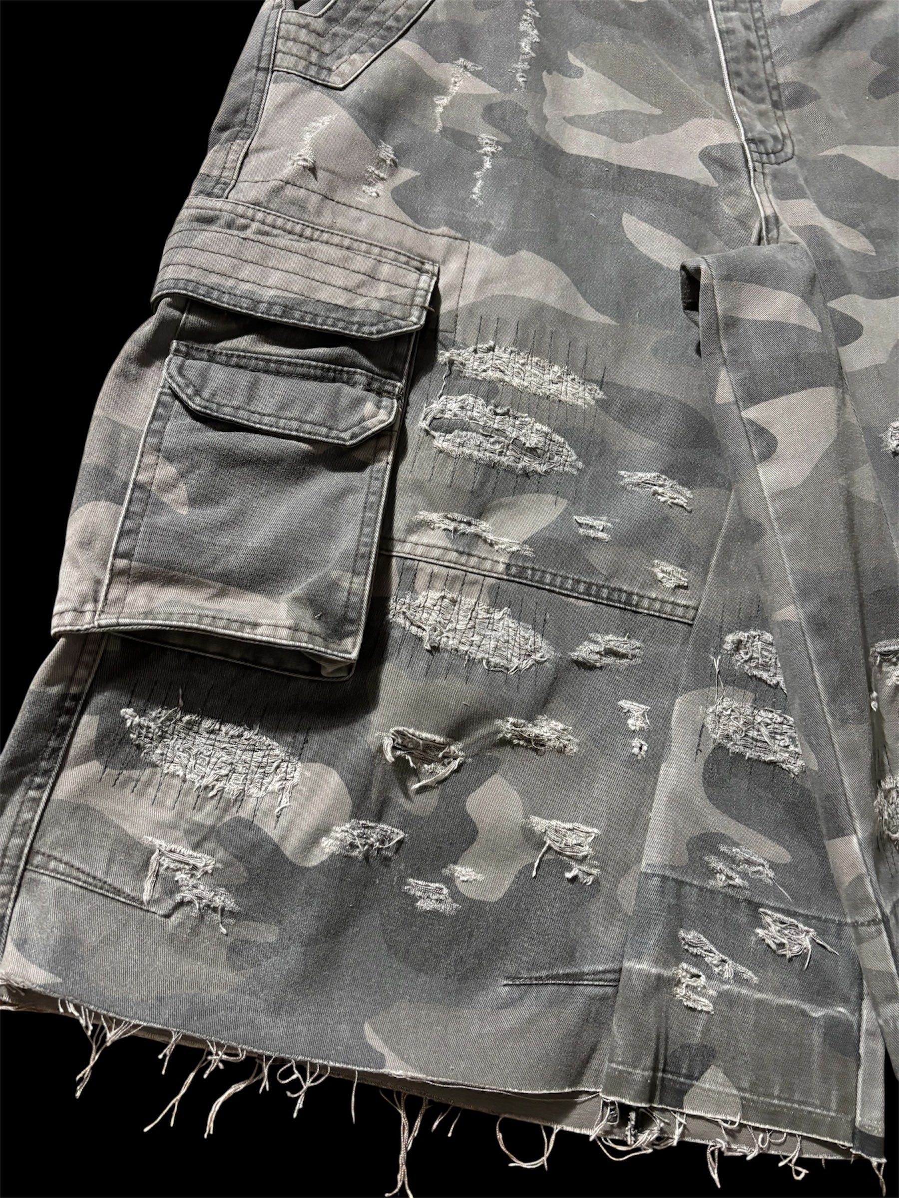 Big Baggy Distressed Repair Camo Short