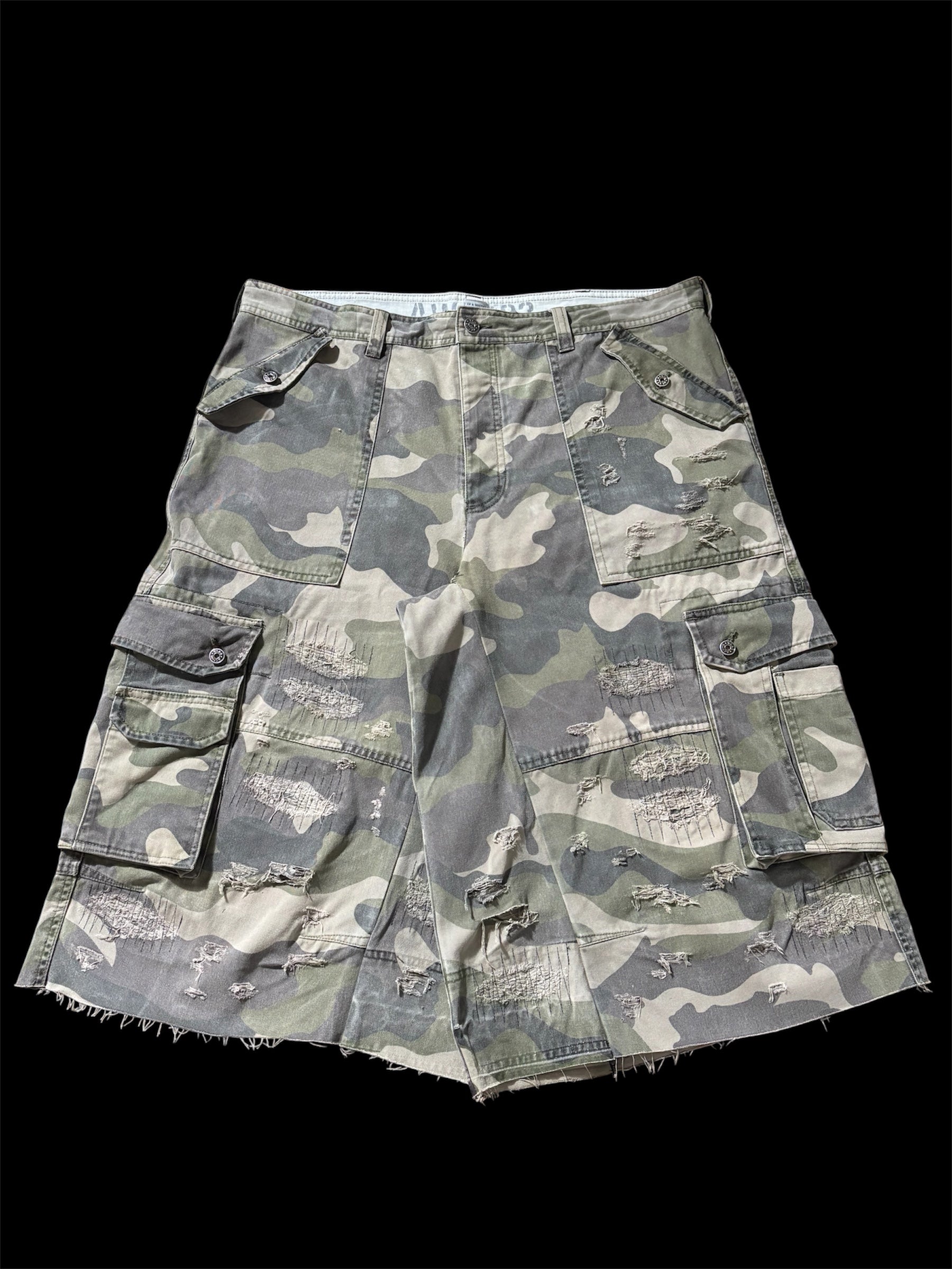 Big Baggy Distressed Repair Camo Short