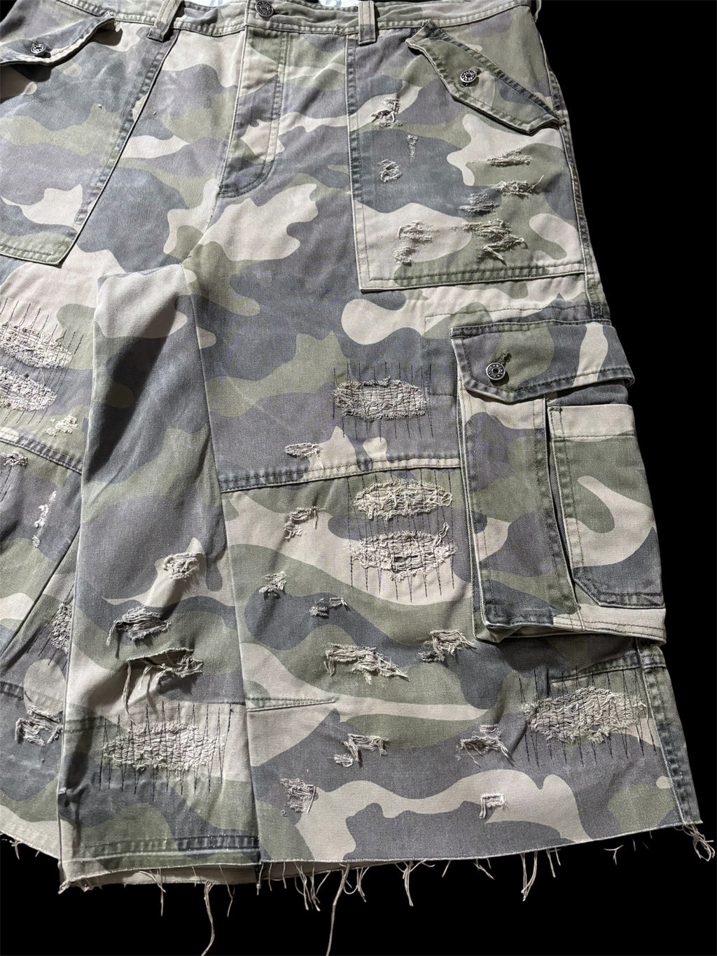 Big Baggy Distressed Repair Camo Short